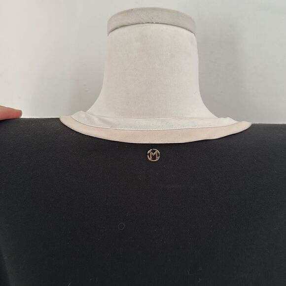 Marie Oliver Black V Neck Batwing Sleeve Blouse - Picture 5 of 6